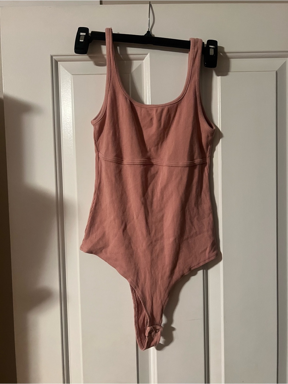 ReoRia Ribbed One-Piece Bodysuit in Dusty Pink